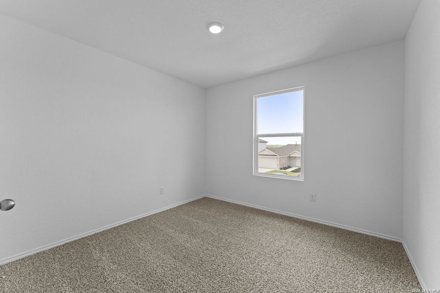 Spacious, unfurnished interior of a new home in Avenida, Converse (Image 9).