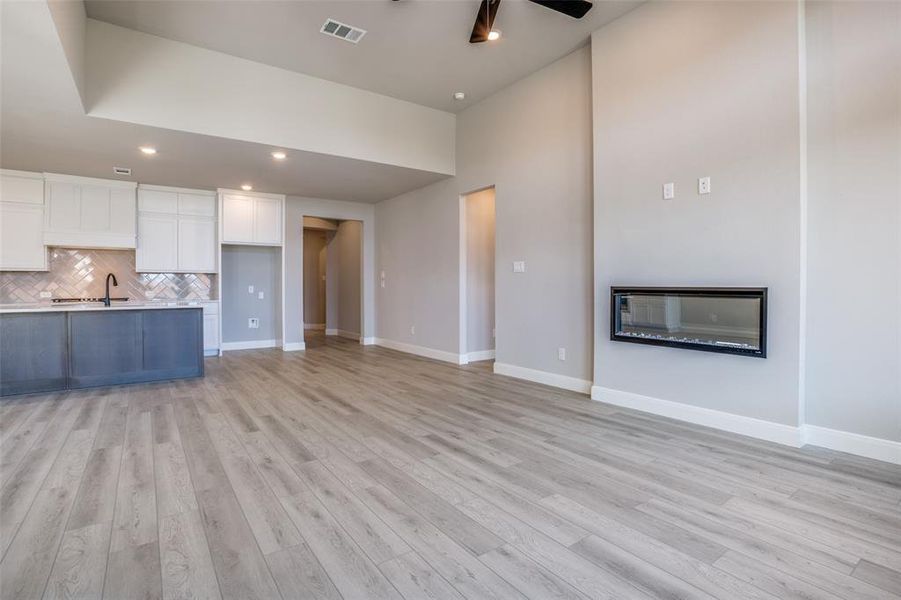 Spacious, unfurnished interior of a new home in West Crossing, Anna (Image 10).