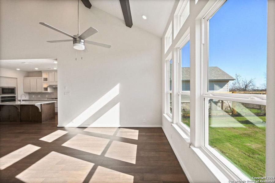 Spacious, unfurnished interior of a new home in The Crossvine, Schertz (Image 22).
