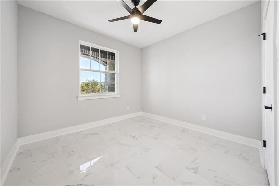 Empty room with ceiling fan