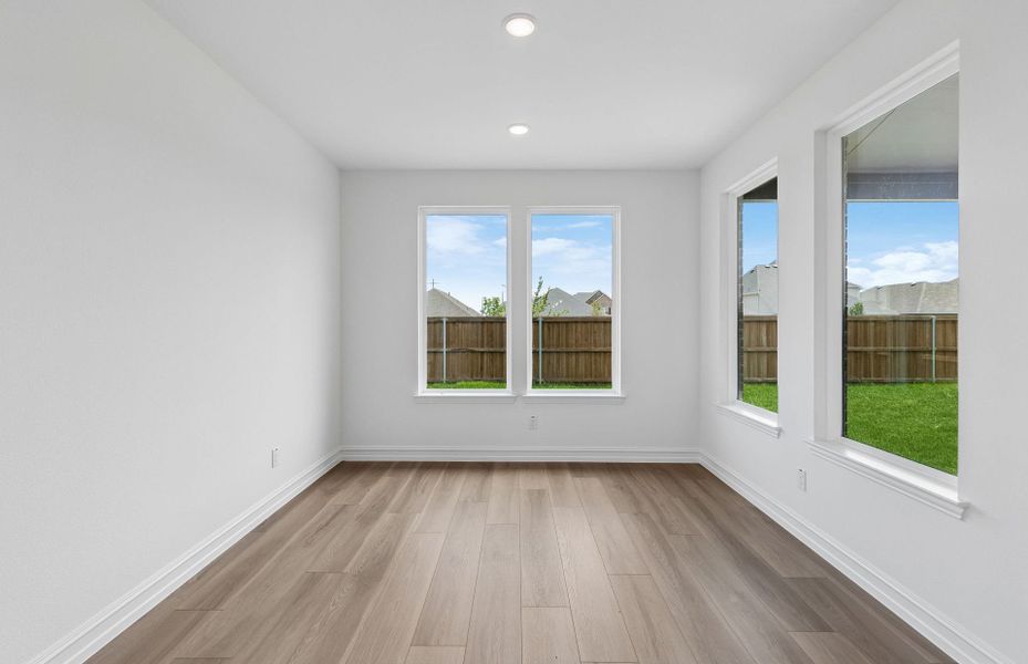 Spacious, unfurnished interior of a new home in Wellington, Fort Worth (Image 25).