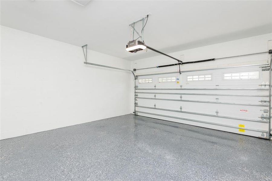 Spacious, unfurnished interior of a new home in , Tampa (Image 43).