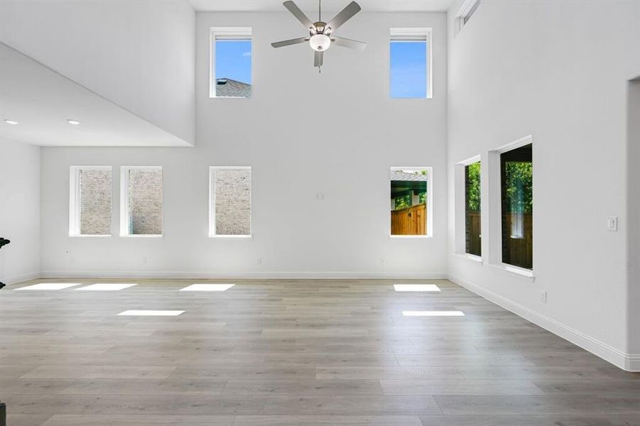 Spacious, unfurnished interior of a new home in Stoneridge, Melissa (Image 30).