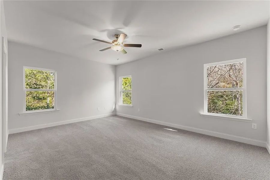 Spacious, unfurnished interior of a new home in Harrison Valley, Simpsonville (Image 21).
