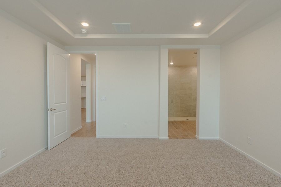 Spacious, unfurnished interior of a new home in Paseo Del Este, El Paso (Image 25).