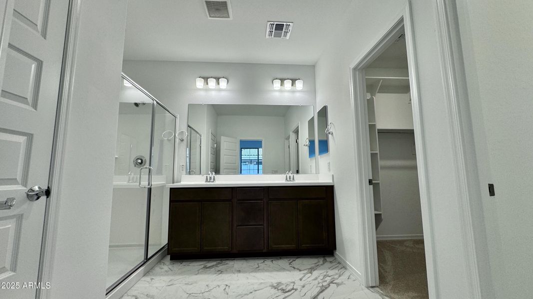 Owner's bathroom Owner's bathroom