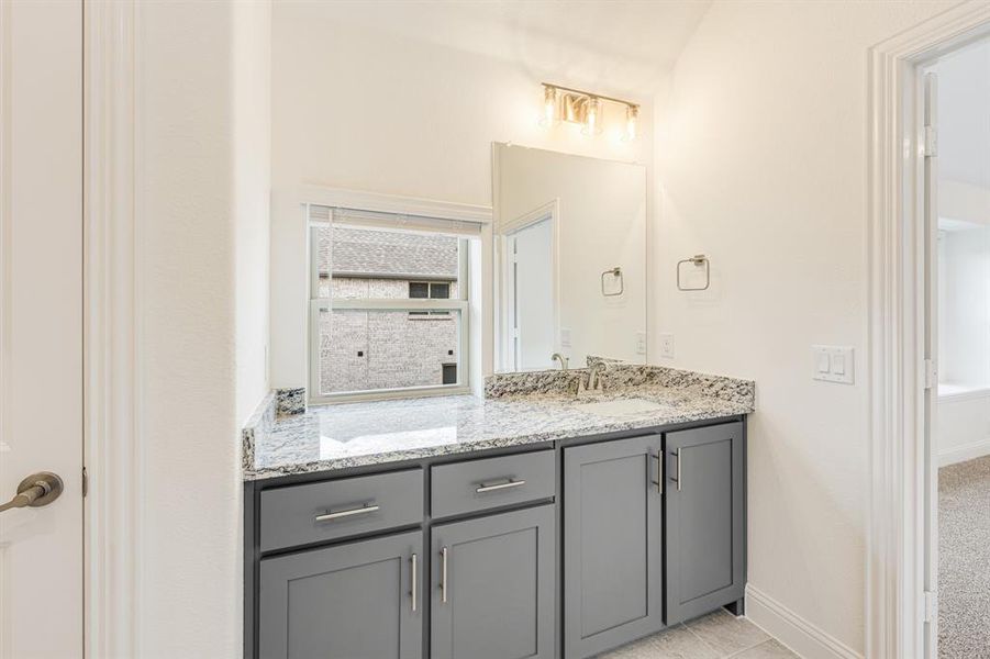 Furnished interior view inside a new home in Ridgepoint, Midlothian (Image 7).