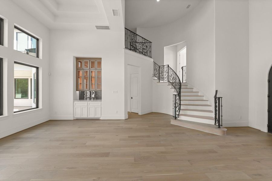 Spacious, unfurnished interior of a new home in The Park and The Reserve, Fulshear (Image 31).