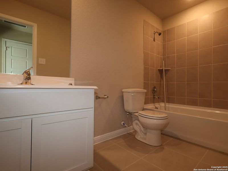 Furnished interior view inside a new home in Park Place, New Braunfels (Image 13). Furnished interior view inside a new home in Park Place, New Braunfels (Image 13).