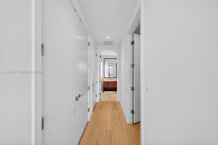 Spacious, unfurnished interior of a new home in , Miami (Image 24).
