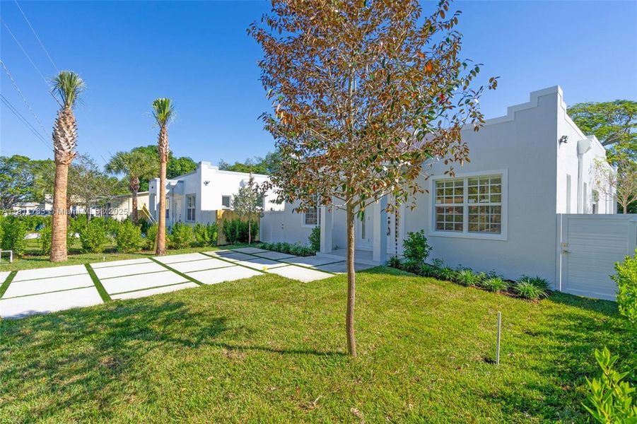Exterior details and patio area of a home in , West Palm Beach (Image 30). Exterior details and patio area of a home in , West Palm Beach (Image 30).