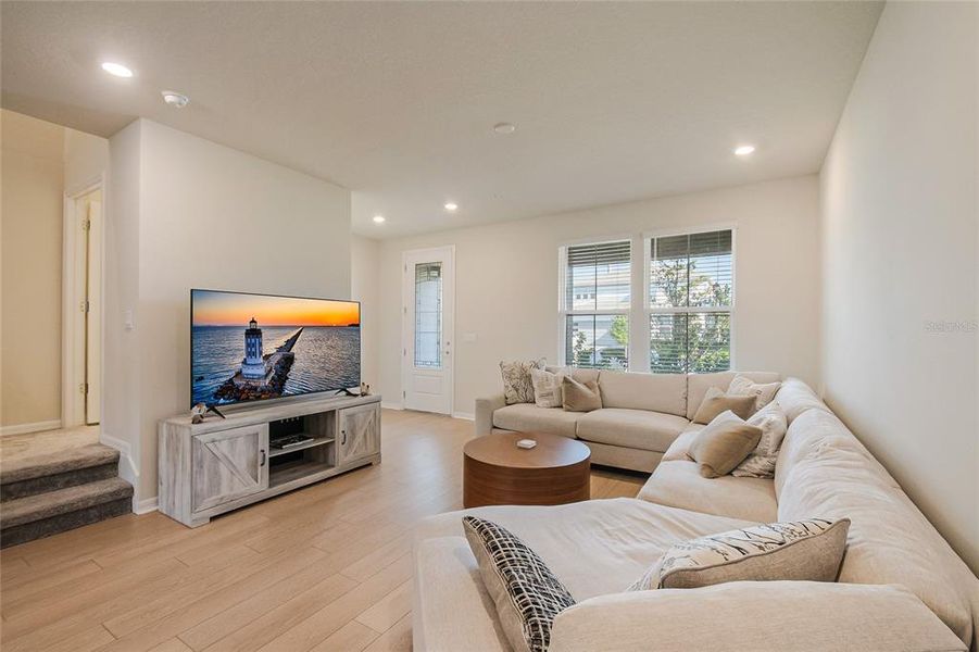 Furnished interior view inside a new home in , Orlando (Image 6).