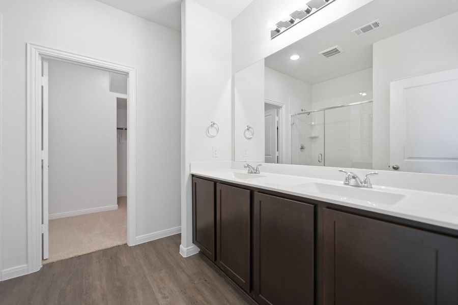 Furnished interior view inside a new home in La Terra, Celina (Image 31).