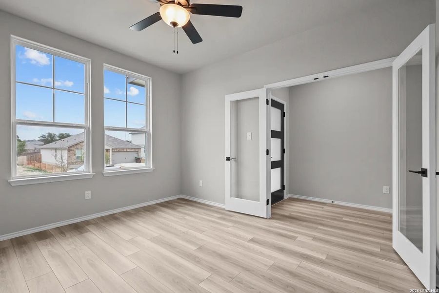 Spacious, unfurnished interior of a new home in Comanche Ridge, San Antonio (Image 30). Spacious, unfurnished interior of a new home in Comanche Ridge, San Antonio (Image 30).