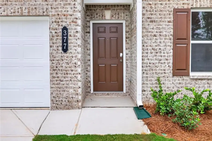 Exterior details and patio area of a home in Allen Manor, Hoschton (Image 3).