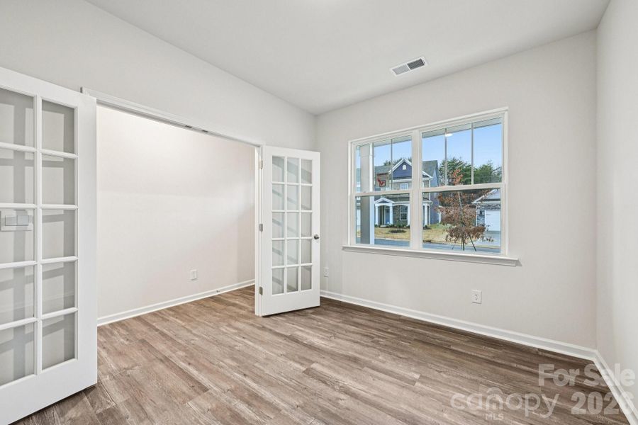 Spacious, unfurnished interior of a new home in Laurelbrook, Sherrills Ford (Image 24).