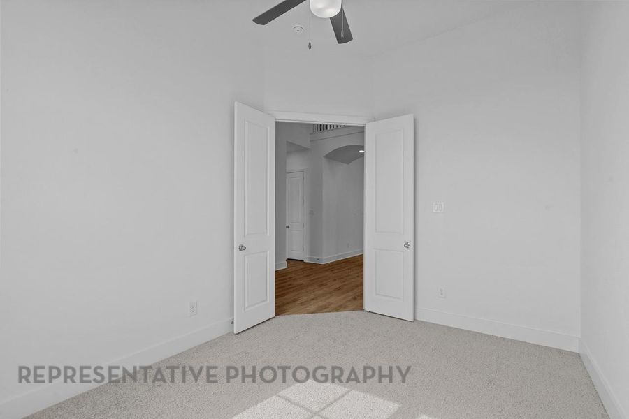 Spacious, unfurnished interior of a new home in Riceland, Mont Belvieu (Image 31).