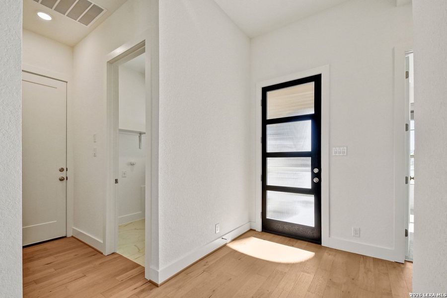 Spacious, unfurnished interior of a new home in Alsatian Oaks, Castroville (Image 25).