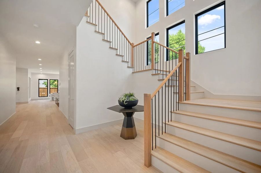Spacious, unfurnished interior of a new home in , Dallas (Image 23).