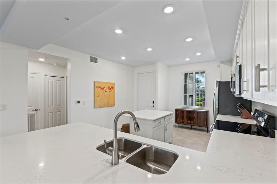 Furnished interior view inside a new home in , Venice (Image 27).