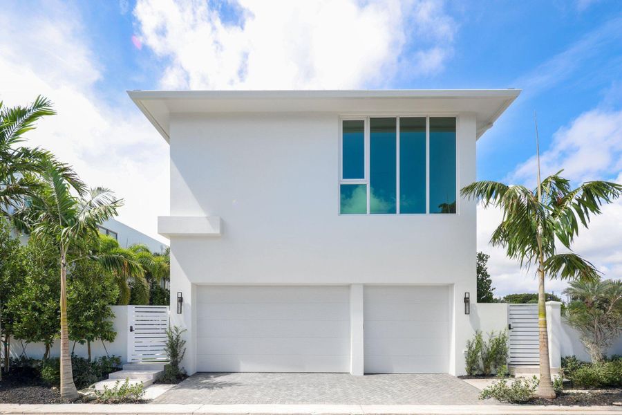 exterior rear exterior rear