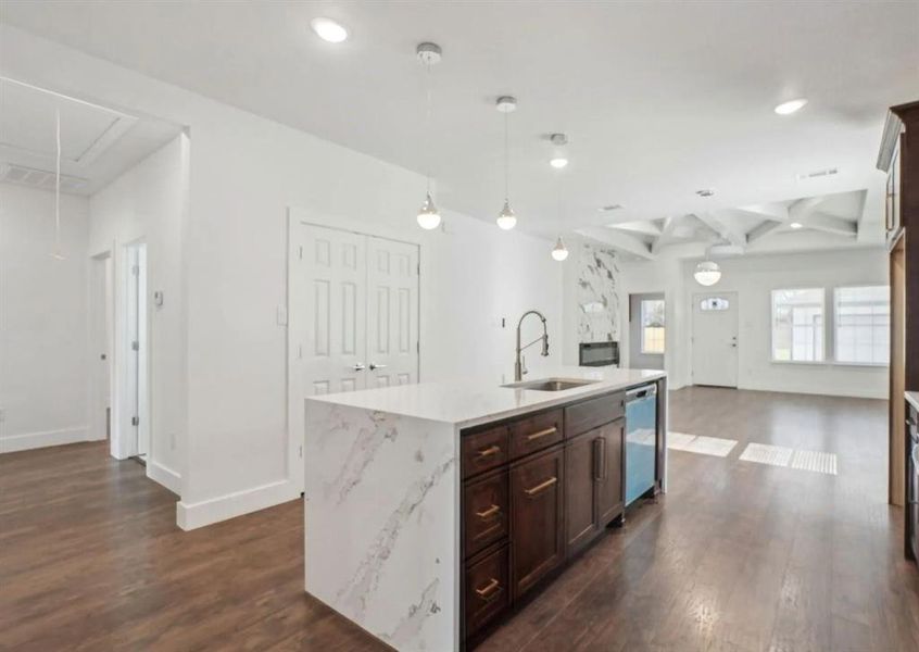 Image 10 of a home in .