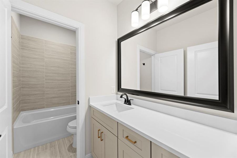 23. 5401 Archeron - 4TH Bath 23. 5401 Archeron - 4TH Bath