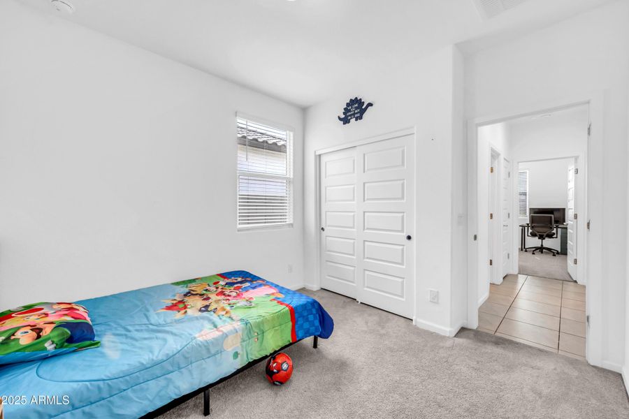 2340 W La Salle St-23