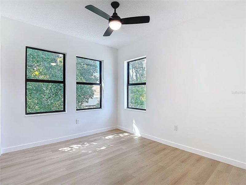 Spacious, unfurnished interior of a new home in , Tampa (Image 16).