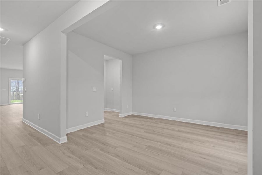 Spacious, unfurnished interior of a new home in Collier Ridge, Moore (Image 11).