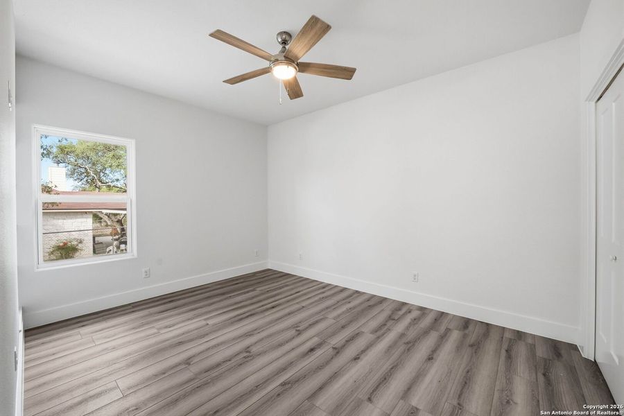 Spacious, unfurnished interior of a new home in , Canyon Lake (Image 21).