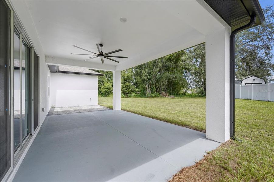 Exterior details and patio area of a home in , Leesburg (Image 4).