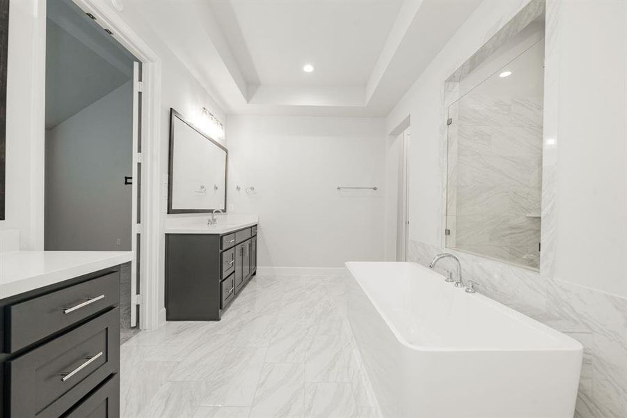 Furnished interior view inside a new home in Ventana 70', Fort Worth (Image 11).