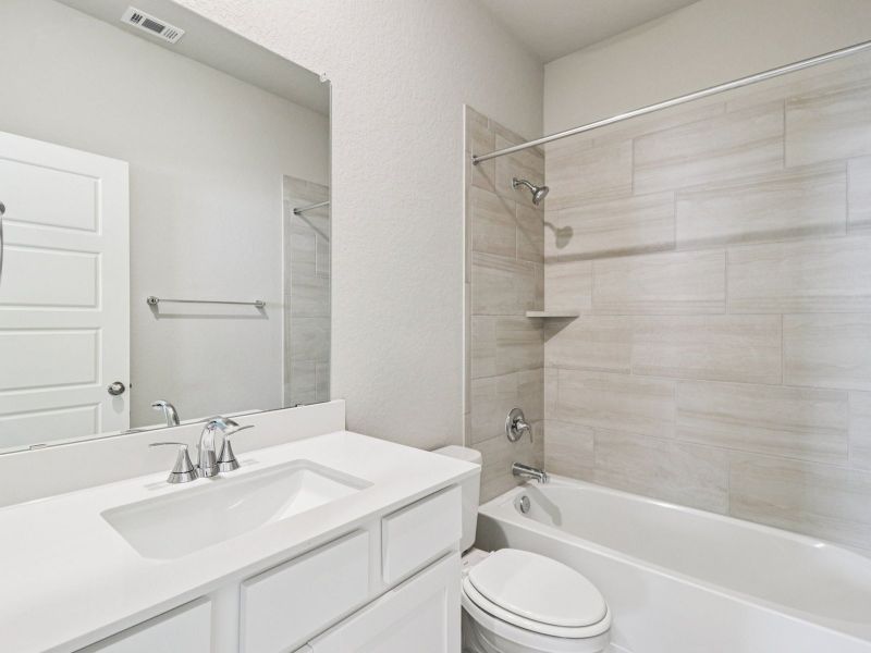 Furnished interior view inside a new home in Thomas Pond, San Antonio (Image 8).