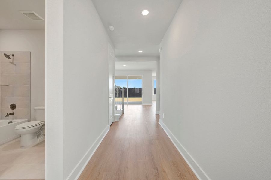 Spacious, unfurnished interior of a new home in Landmark, Denton (Image 11).