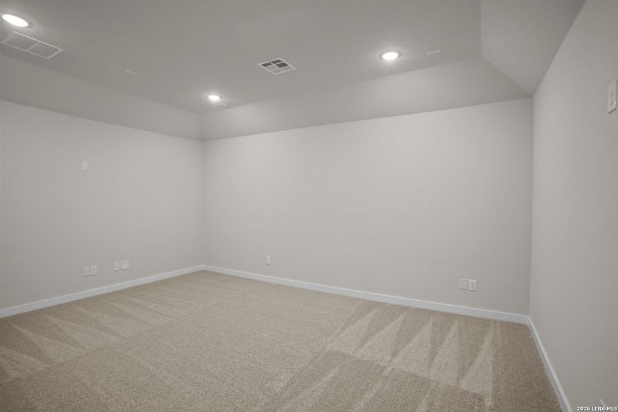 Spacious, unfurnished interior of a new home in Stillwater Ranch, San Antonio (Image 22).