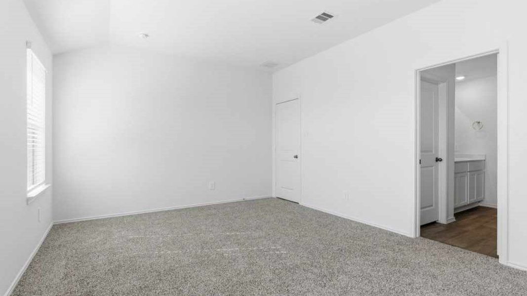 Spacious, unfurnished interior of a new home in Tamarron, Fulshear (Image 28).