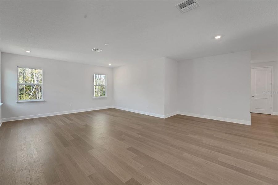 Spacious, unfurnished interior of a new home in Palms at Windermere, Windermere (Image 36).