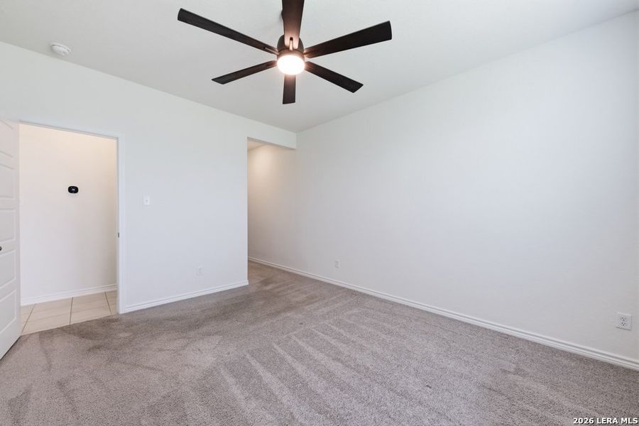 Spacious, unfurnished interior of a new home in Briarwood Oaks, San Antonio (Image 16).