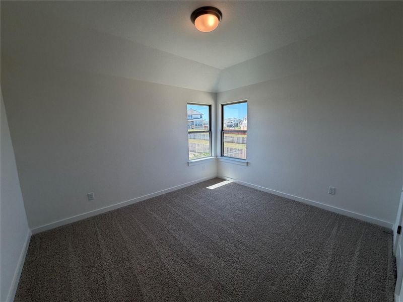 Spacious, unfurnished interior of a new home in Lariat, Liberty Hill (Image 25).