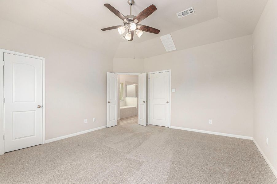 Spacious, unfurnished interior of a new home in , Bay City (Image 17). Spacious, unfurnished interior of a new home in , Bay City (Image 17).