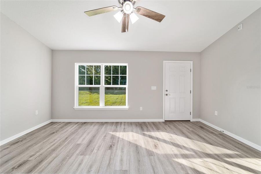 Spacious, unfurnished interior of a new home in , Ocala (Image 19).