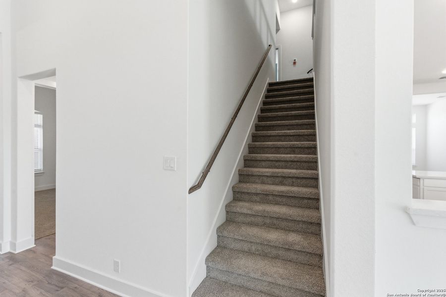 Spacious, unfurnished interior of a new home in Mesa Western, Cibolo (Image 38).