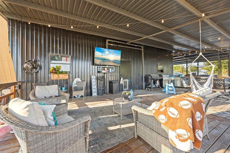 Community amenities in , Milford (Image 21).