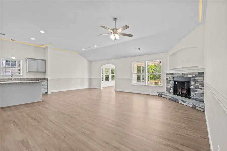 Representative unfurnished interior of a home built from the Drayton by Enchanted Homes in Lonesome Dove, San Antonio (Image 20).