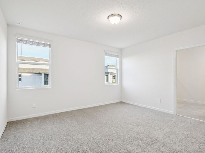 Spacious, unfurnished interior of a new home in Springs at Lake Alfred - Signature Series, Lake Alfred (Image 9).