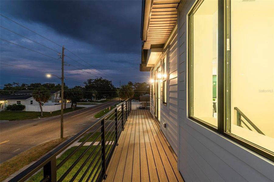 Exterior details and patio area of a home in , St. Petersburg (Image 44).