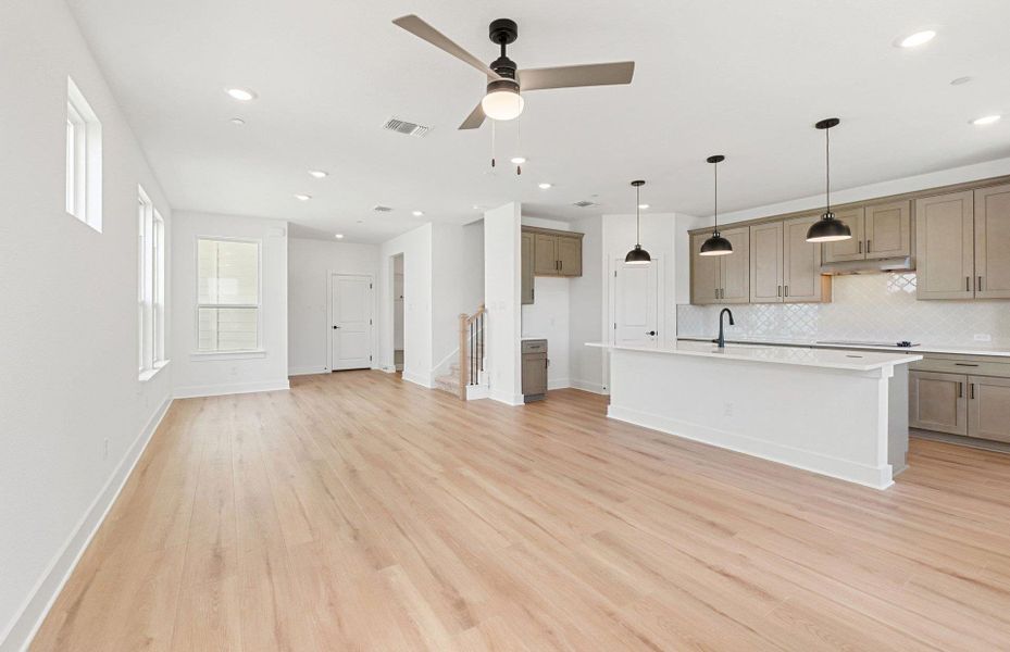 Spacious, unfurnished interior of a new home in Northpoint at Old Settlers, Round Rock (Image 10).