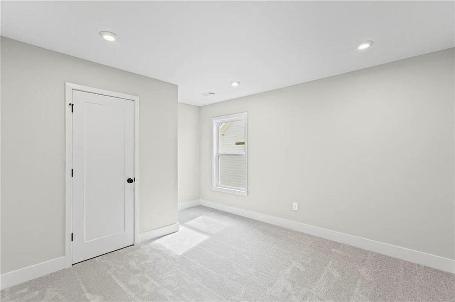 Spacious, unfurnished interior of a new home in Twin Lakes, Hoschton (Image 21).