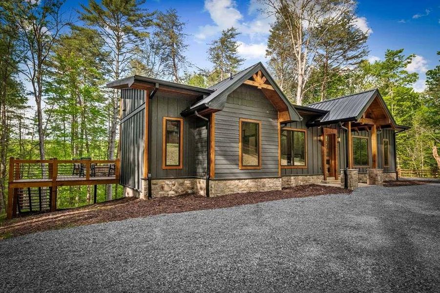 Image 81 of a home in .